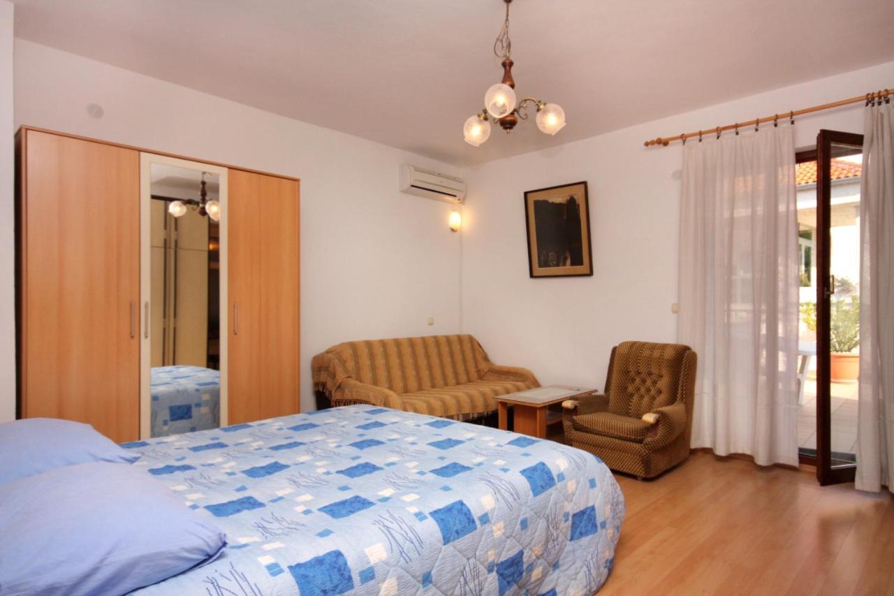 Apartment Vrbnik 5301B 외부 사진